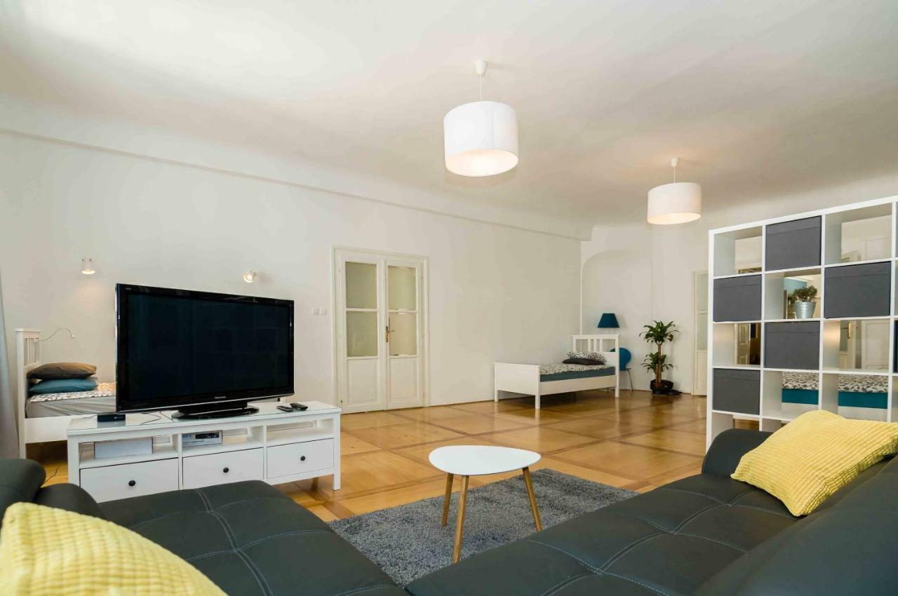 Elegant Central Apartment Liubliana Exterior foto